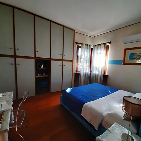La Casa Di Enrico 4* 카오를레