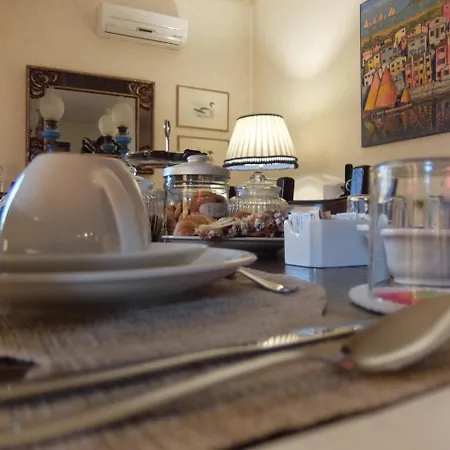 לינה וארוחת בוקר La Casa Di Enrico קאורלה